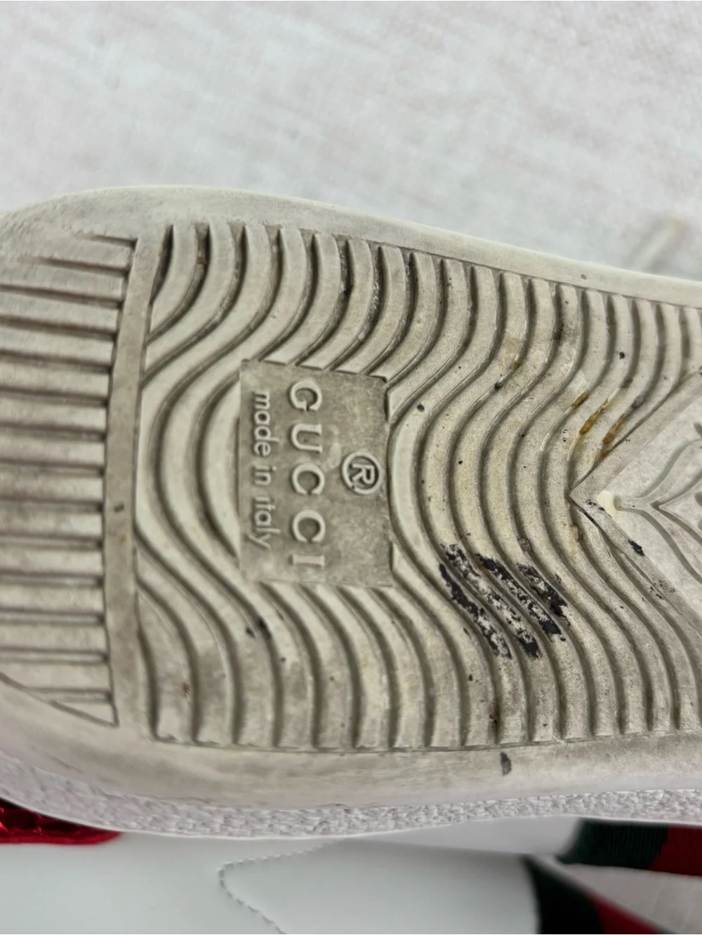 Gucci White Leather Sneakers with Red and Green Stripe and Red Heel